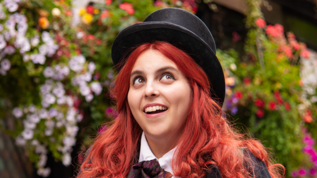 how to build a girl text